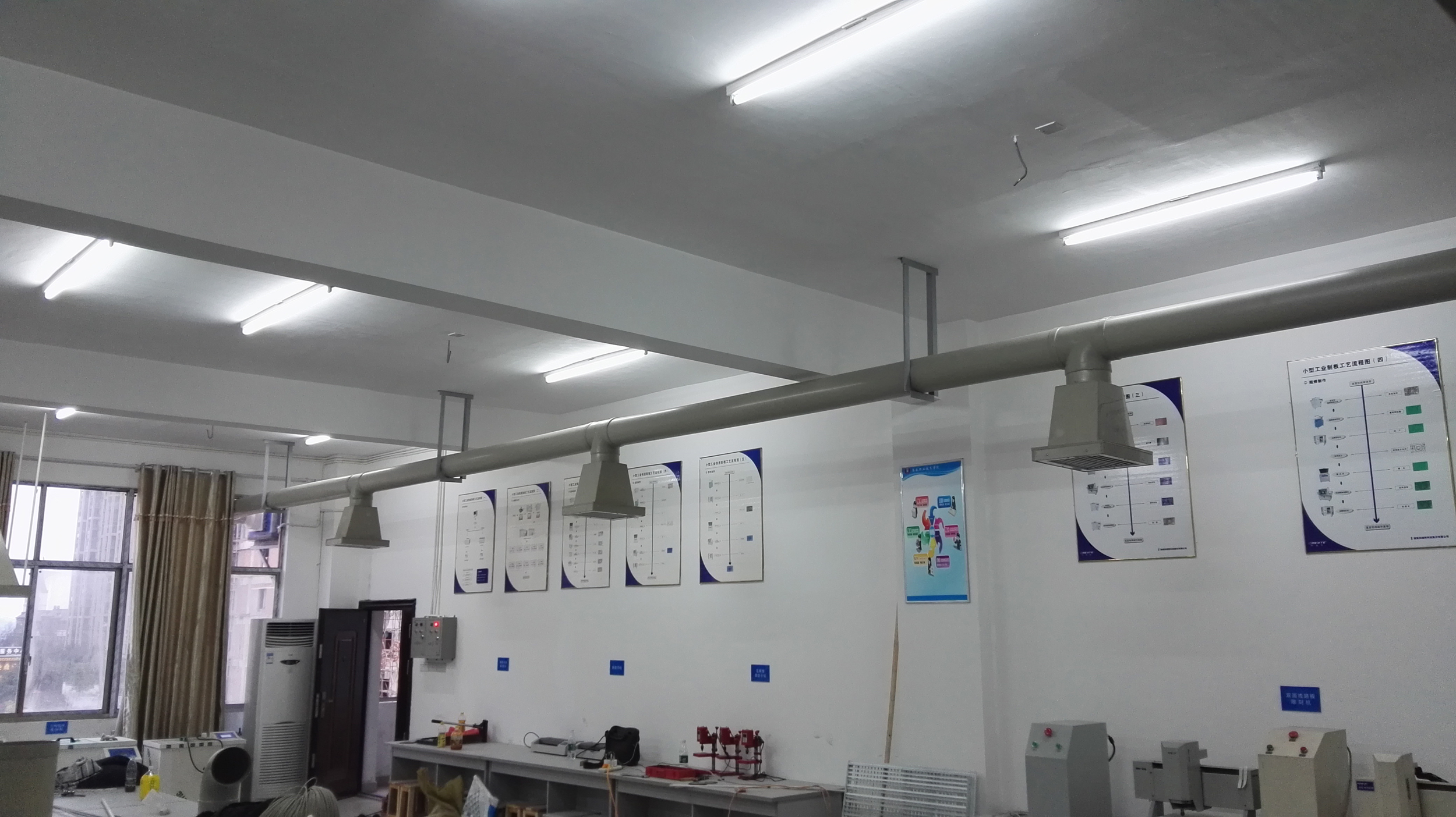 長沙品瑞實(shí)驗(yàn)室設(shè)備制造有限公司,長沙氣體管路工程,長沙實(shí)驗(yàn)柜,實(shí)驗(yàn)室潔凈系統(tǒng)哪里好